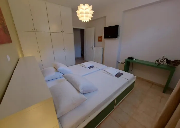 Sunset House * Батси