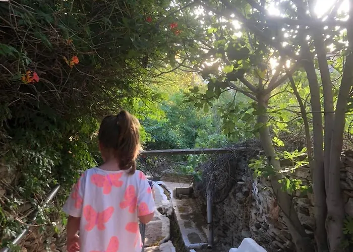 Sunset House * Батси