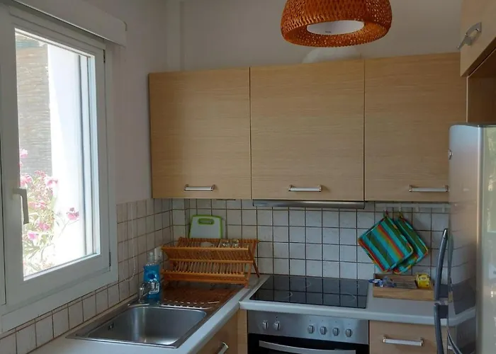 Sunset House * Батси